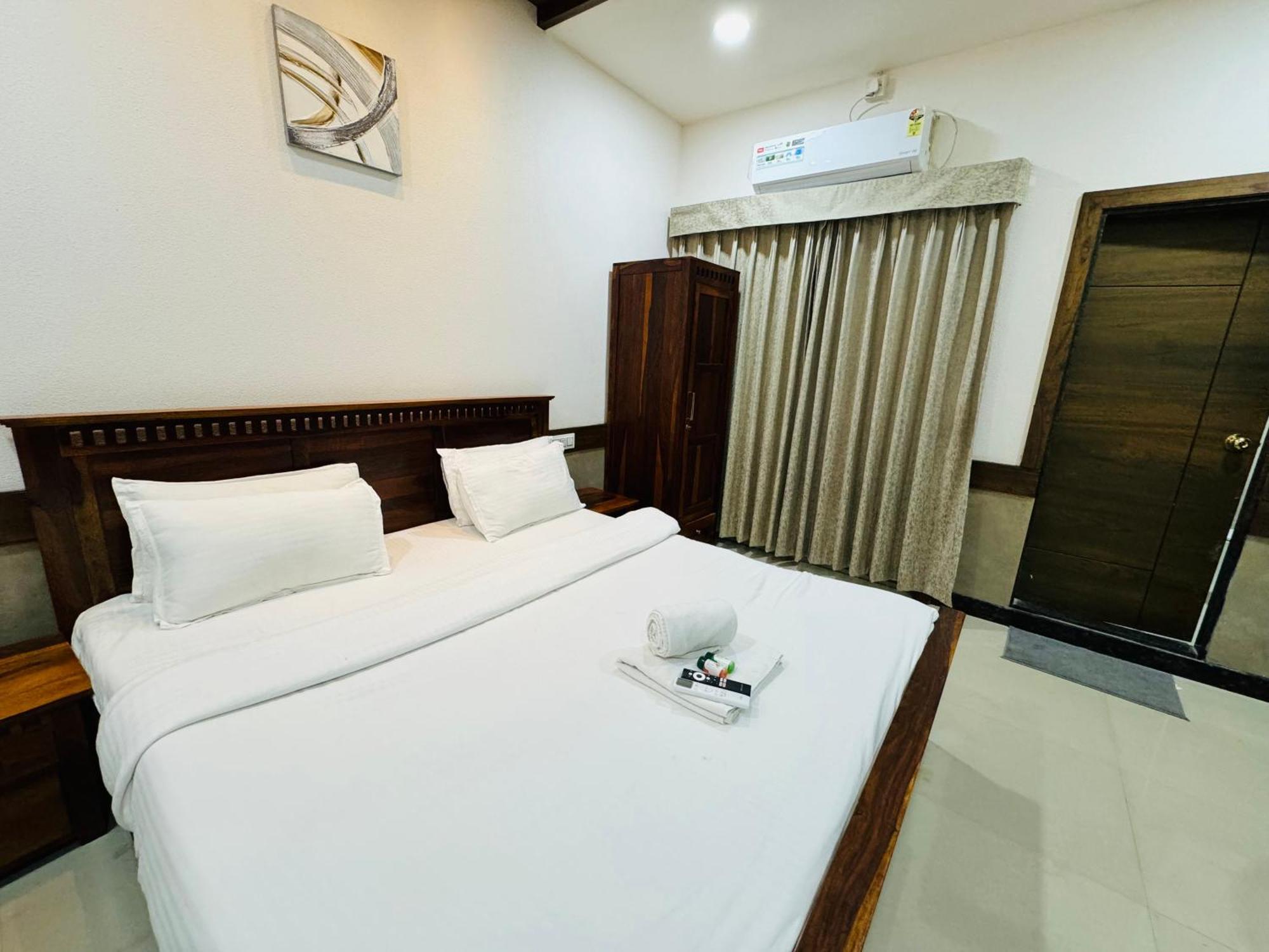 Hotel Tirth By Sonu'S Ujjain Exterior foto