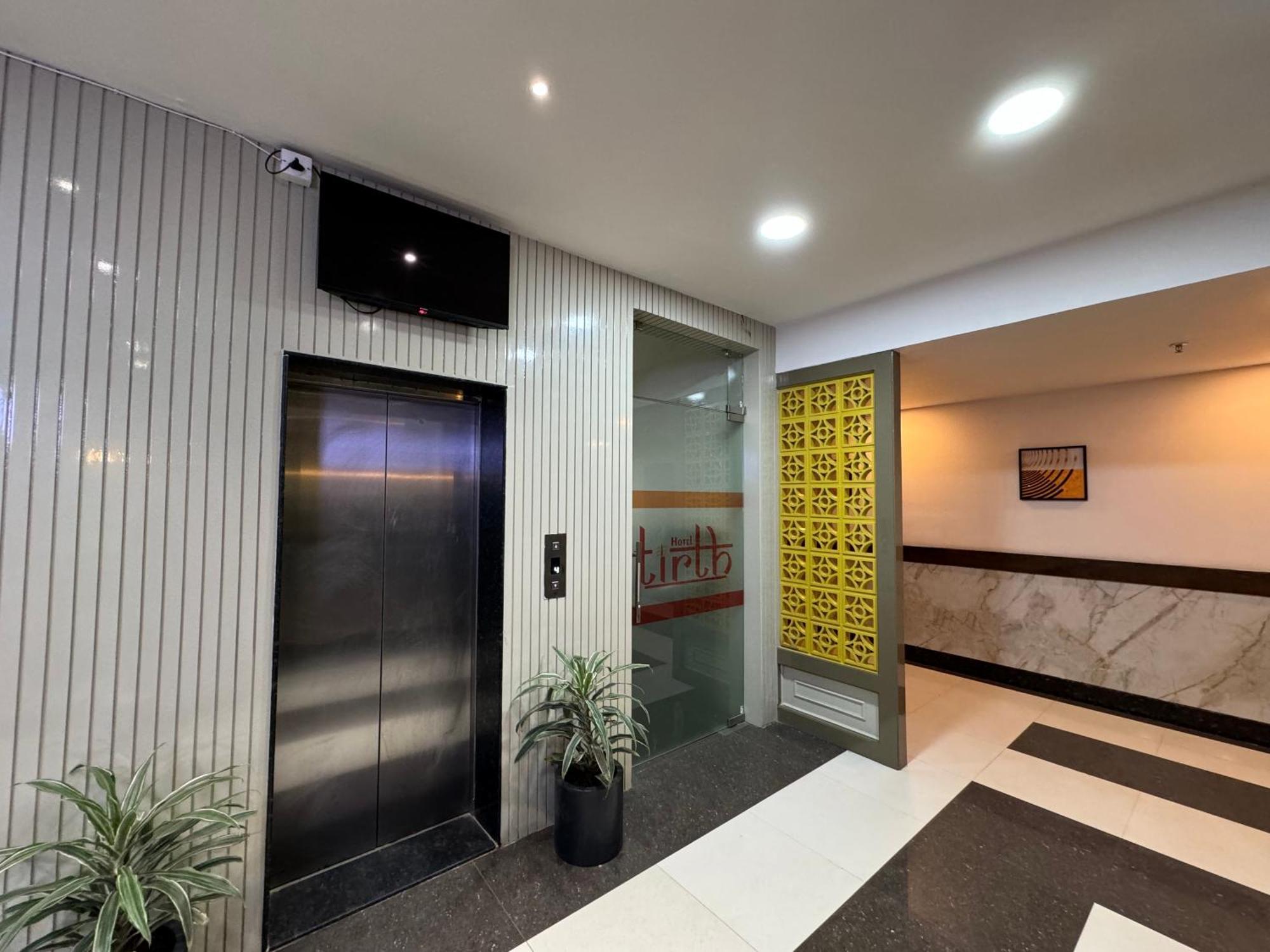 Hotel Tirth By Sonu'S Ujjain Exterior foto